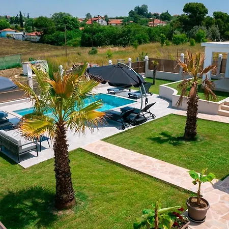 Villa Liana , Private With Pool And Garden Vergia
