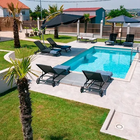 别墅 Liana , Private With Pool And Garden