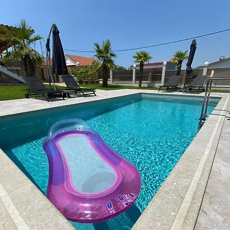 别墅 Liana , Private With Pool And Garden Vergia