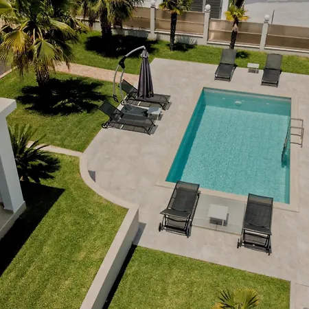 Liana , Private With Pool And Garden Vergia