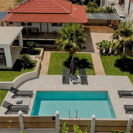 Liana , Private With Pool And Garden * Vergia