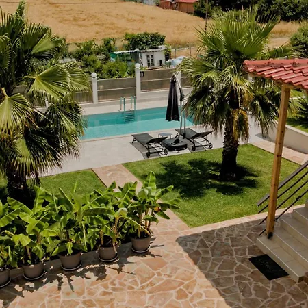 Liana , Private With Pool And Garden Vergia