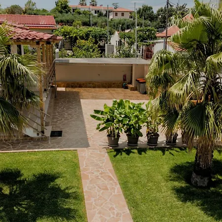 Liana , Private With Pool And Garden וילה Vergia