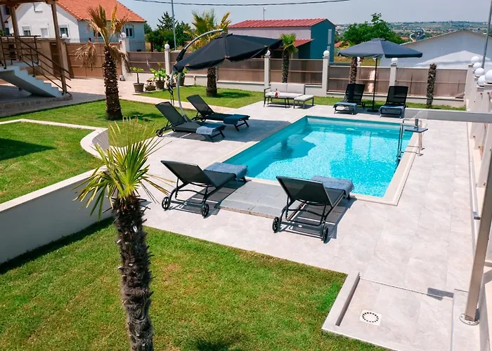 Villa Liana , Private With Pool And Garden