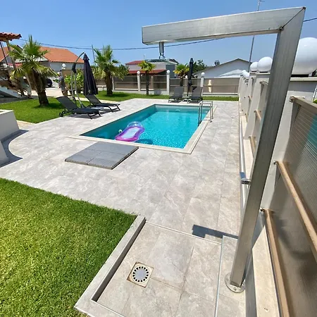 Villa Liana , Private With Pool And Garden Vergia