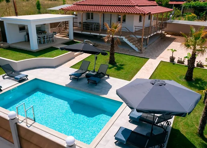 Liana , Private With Pool And Garden *