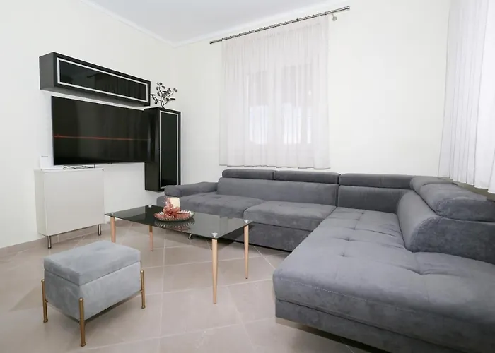 Villa Liana , Private With Pool And Garden