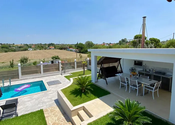 Liana , Private With Pool And Garden